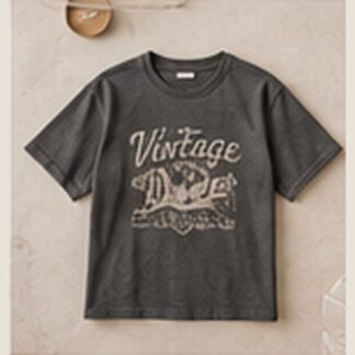AuraStyle - Retro Graphic Tee